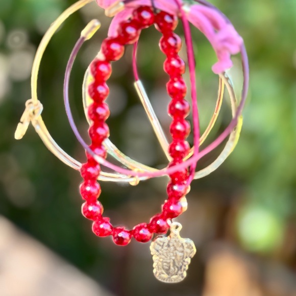 ✨ Harry Potter Gryffindor 4-Piece Bracelet Set – Beaded, Charm & Bangles - Picture 4 of 16